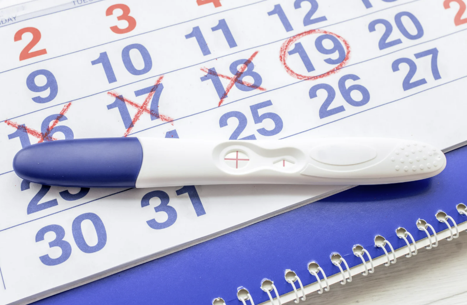 hamil lewat bulan, post-term pregnancy, penyebab kehamilan lewat bulan, risiko kehamilan post-term, induksi persalinan, Bunda, si Kecil